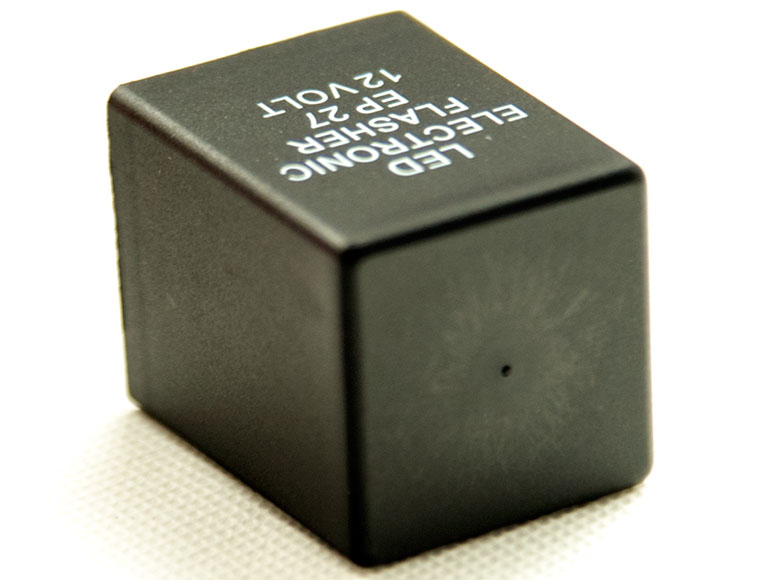 EP27 12V / 150W Automotive Hazard Warning And Turn Signal Flasher, LED Compatible