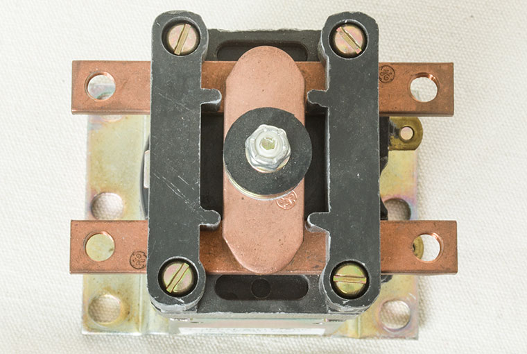 GE Single-Pole Single-Throw DC Contactor, 24V 150A DC Power Solenoid