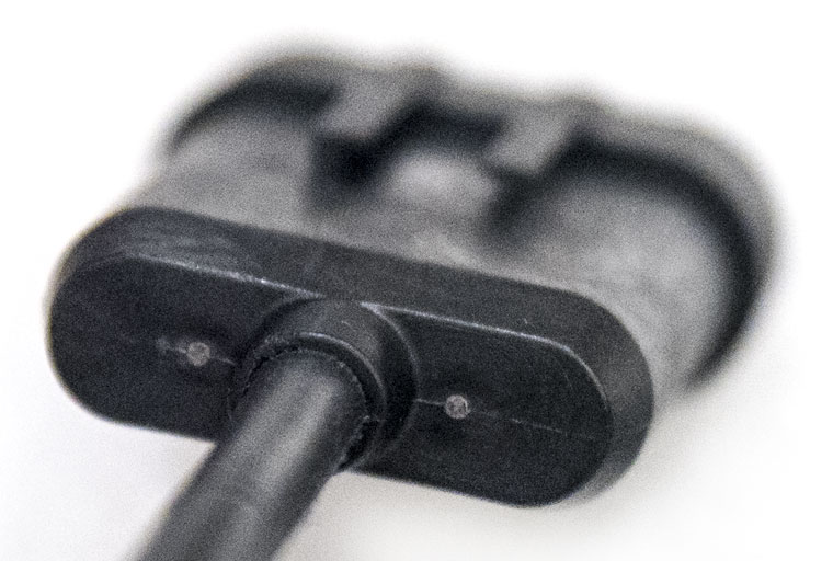 MAHLE gear tooth speed and direction sensor, with 45mm sensor probe